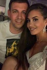 Фанатов теледивы интересуют не только песни девушки. Sestra Olgi Buzovoj Poshla Na Dom 2 Iz Za Boleznennogo Rasstavaniya S Pervoj Lyubovyu Starhit Ru