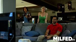 Hot Busty MILF Fucks The Cable Guy Sneakly - Dee Williams - EPORNER