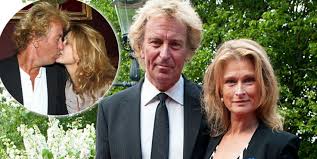 Lena endre, född 8 juli 1955 på lidingö, är en svensk skådespelare. Martin Wickstrom Ar Lena Endres Nye Pojkvan Stoppa Pressarna Kandisar Kandisnytt Hant Extra Se Hor Noje