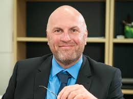 Stephanie Roe (stephanieroe65@)