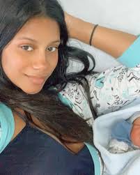 Felicidades ah nuestros dos pollitos 🐥🐥 Andrés Gil Cadavid & Marlene  Gilbert ambos ex competidores Amarillos 💛 de Calle 7 Panamá Ayer nacio  Dominick un lindo bebé fruto del amor entre Andres