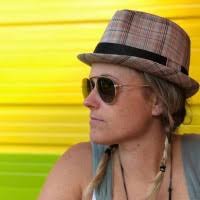 200+ "Muše" profiles