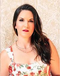 Amy Flatley's Instagram, Twitter & Facebook