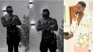 Kizz daniel had on may 1 announced the arrival of his twins. Kizz Daniel Finally Shows Off His Twin Boys Jelani And Jalil Video