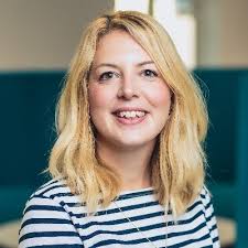 Laura Suter's Instagram, Twitter & Facebook