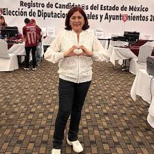 Rosi Wong updated their profile picture.