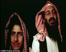 وفي عام 1988 أسس أسامة بن لادن تنظيم. Ø£Ø³Ø§Ù…Ø© Ø¨Ù† Ù„Ø§Ø¯Ù† ÙŠØ¹ÙˆØ¯ Ù…Ù† Ø¬Ø¯ÙŠØ¯ Ø§Ù„Ø´Ø¨ÙƒØ© Ø§Ù„Ù„ÙŠØ¨Ø±Ø§Ù„ÙŠØ© Ø§Ù„Ø­Ø±Ø©