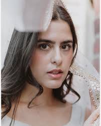 Happy Saturday! I've been up since 4:30 because my sweet boy is sick:( So  while I wait for the third load of laundry to cycle, I'm catching up