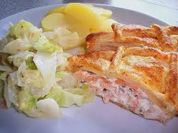 Gefullter Blatterteig Mit Lachs Von Inichen Chefkoch Rezept Lachs Im Blatterteig Rezepte Lachs Gerichte