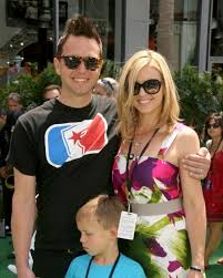 Born skye leigh everly on 6th august, 1972 in orange county, california, she is famous for wife of mark hoppus. Skye Everly