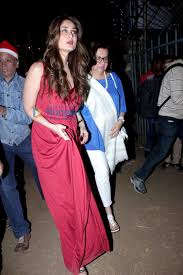 Kareena Kapoor Khan Karisma Kapoor Amrita Arora Malaika Arora Khan Snapped During Christmas Mass Kareena Kapoor Khan Babita Kapoor Images Bollywood Hungama