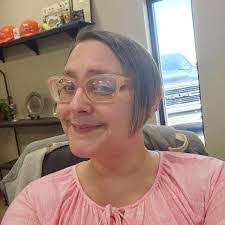 Serena Yates's Instagram, Twitter & Facebook