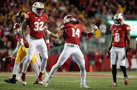 The college football playoff committee will meet during and after saturday's conference title games, then announce its final rankings on sunday around 12:30 a.m. Badgers Football Playoffs Or Not Wisconsin S Bowl Game Possibilities Look Promising College Football Madison Com