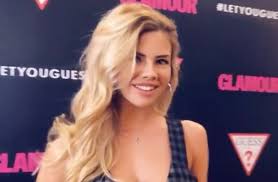 His parents were lyn and bob irwin and they moved to queensland in 1970 when he. Steve Irwin S Niece Tearing Up Instagram Tiger S Ex Wife Selling House Gronk Dances At Dallas Bar