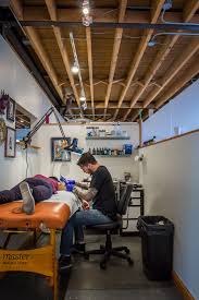 Das professionelle tattoostudio von berlin ink tattooing verwirklicht in einer entspannten atmosphäre dein individuelles tattoo. Imperial Tattoo S Industrial Loft Tattoo Studio Interior Studio Interior Tattoo Studio