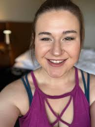 Introduction to Violet in The Sims 4 not so berry challenge