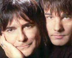 Renato zero, il noto cantante ha adottato legalmente roberto fiacchini anselmi nel 2003 dandogli dunque il suo cognome (fiacchini). Roberto Anselmi Fiacchini Figlio Adottivo Di Renato Zero Eta Moglie Figlie