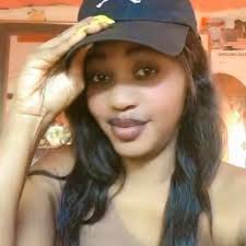 Gesler Jean-Gilles est né à Jean-Rabel en Haïti, en 1961. Il est diplômé en  communication à la Faculté des sciences humaines de Port-au-Prince  (1983-1988) et a fait un stage en journalisme au