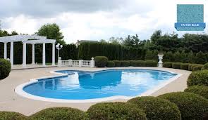 Krystalkrete Tahoe Blue Looks Quite Elegant In This Backyard Masterpiece Good Finishing Work By Coronado S Pool Plast Pool Plaster Pool Renovation Pool Houses