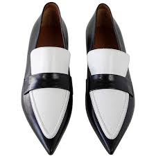 Black And White Pointed Toe Flats Preowned Celine Shoe Sleek Black And White Flat Pointed Toe 39 9 New 475 Liked On Polyvore Featuring Shoes White Flat Shoes Point Black White Flats Pointed Toe Loafers White Flat Shoes