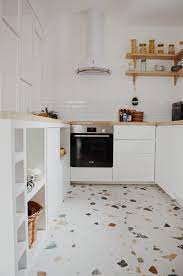 notre cuisine avec sol terrazzo cuisine appartement idee deco cuisine ouverte interieur de cuisine