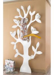 Die Garderobe Im Baum Design Ist Formschon Und Aussergewohnlich Blau Garderobe Baum Garderobenbaum Wandgarderobe Weiss
