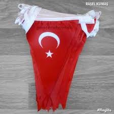 Ucgen Turk Bayragi Ipe Dizili Flama 25 Mt Indirimli 162 00 Tl 2020 Turkler Flamalar Kumas