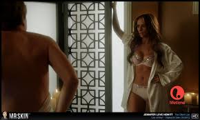 Top 10 Celebrities with Big Natural Boobs - Fleshbot