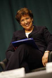 Roselyne bachelot, ministre des solidarités, a jugé mardi absolument scandaleuse la proposition de marine le pen de dérembourser l'interruption volontaire de grossesse en cas de besoins budgétaires. Roselyne Bachelot Wikipedia