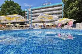 Oaspetii au acces la un bazin si o gradina comunitara; Hotel Miorita Neptun Olimp Oferta De Cazare 2021 Last Minute Litoralul Pentru Toti Oferta Mare Pentru Cei Mici