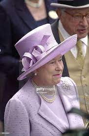 The Queen Giggling At Royal Ascot Races On Friday Queen Hat Royal Ascot Races Her Majesty The Queen