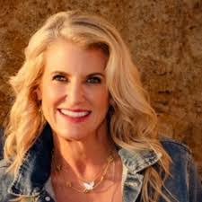 Cynthia Kunz's Instagram, Twitter & Facebook