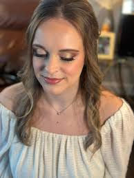 Hi! My name is Morgan Williams I am a local salon owner and stylist! I  specialize in bridal hair and makeup ! I just had a last minute opening for  October 19th !