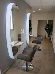 Epingle Par Rida El Islam Sur Deco Salon De Coiffure Mobilier Salon De Coiffure Design Interieur Salon Deco Salon De Coiffure