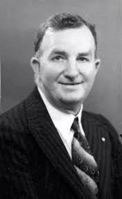 In a discussion we had about Tripney Ave, someone nominated the Hibberts  family. Genealogy SA do not list anyone by the Hibberts surname. Dropping  the 's' elicited more names. Arthur Desmond, an