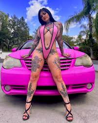 Pandora Blue - Free pics, galleries & more at Babepedia