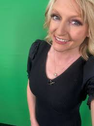 I'm back at my green screen this morning and still feeling good! I've got a  nice warm up