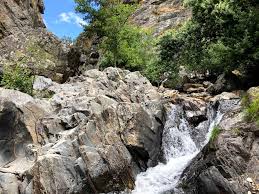 Cascata da pedra da ferida. 6 Cascatas Incriveis No Distrito De Leiria Para Descobrir Nestas Ferias Til Magazine