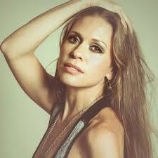 Krista Richards's Instagram, Twitter & Facebook