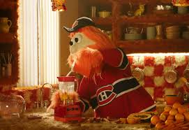 Le 14 juin marque en fait une première dans l'univers sportif de la métropole, alors que youppi!, la mascotte officielle des canadiens de montréal, a fait son entrée au temple de la renommée des mascottes. Youppi Aurait Bu Du Lait La Terre De Chez Nous