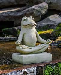 A sofa or armchair with grass looks great in the garden. Statue De Jardin Zen Le Bouddha Eternel Et L Art De Decorer Frog Statues Stone Garden Statues Garden Statues