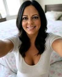 Sara Evans: **At Age 54! Don't lie to me, how do I look 💋💕
