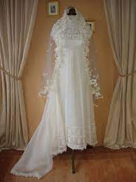 1970 S Priscilla Of Boston Ivory Wedding Gown With Veil Ivory Wedding Gown Wedding Gowns Wedding Dresses Lace