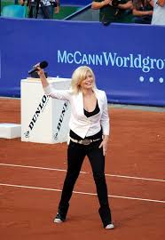 1,297,919 likes · 38,404 talking about this. Loredana Groza Wikiwand