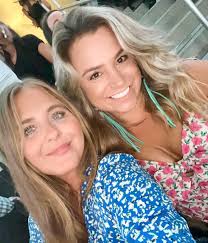 Whitney Francis (@whitneyrfrancis) • Instagram photos and videos