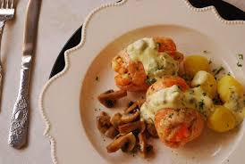 Popietas De Salmon Con Salsa Tartara Cuchillito Y Tenedor Salsa Tartara Salmon Pescados Y Mariscos