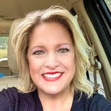 Suzanne Tanner's Instagram, Twitter & Facebook