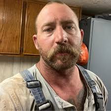 Has anyone made a short bed square body dually, please share pictures?