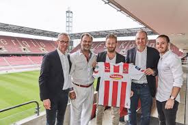 Nach dem erfolgreichen aufstieg für den 1. Schaebens Ist Der Neue Haupt Und Trikotpartner Fur Den Frauen Und Madchenfussball Des 1 Fc Koln Schone Und Gesunde Haut Mit Schaebens