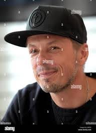 Michi Beck's Instagram, Twitter & Facebook